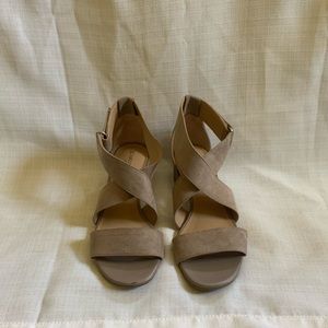 New! Naturalizer strappy sandals